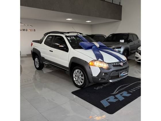 FIAT STRADA 1.8 MPI ADVENTURE CD 16V FLEX 3P MANUAL FIAT STRADA 1.8 MPI ADVENTURE CD 16V FLEX 3P MANUAL